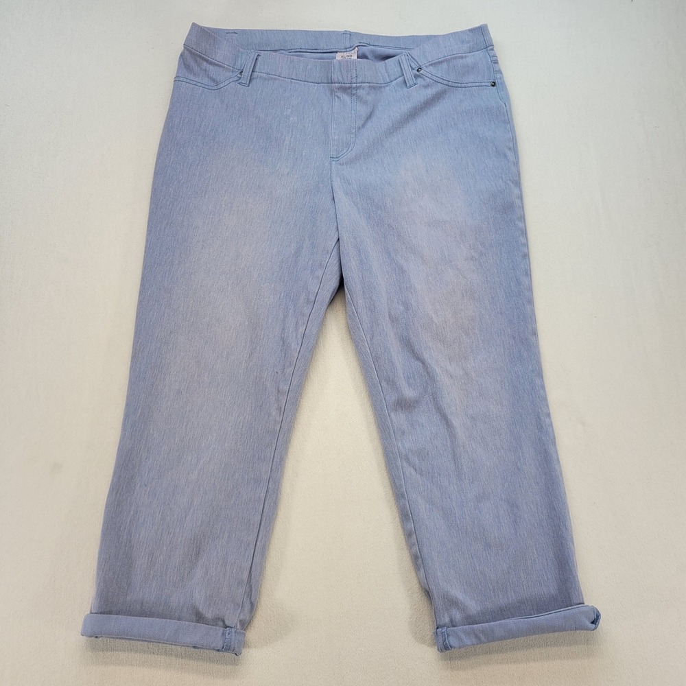 Time and Tru Jeans Womens XL 16-18 Light Blue Cropped Cropped Stretch Pull On